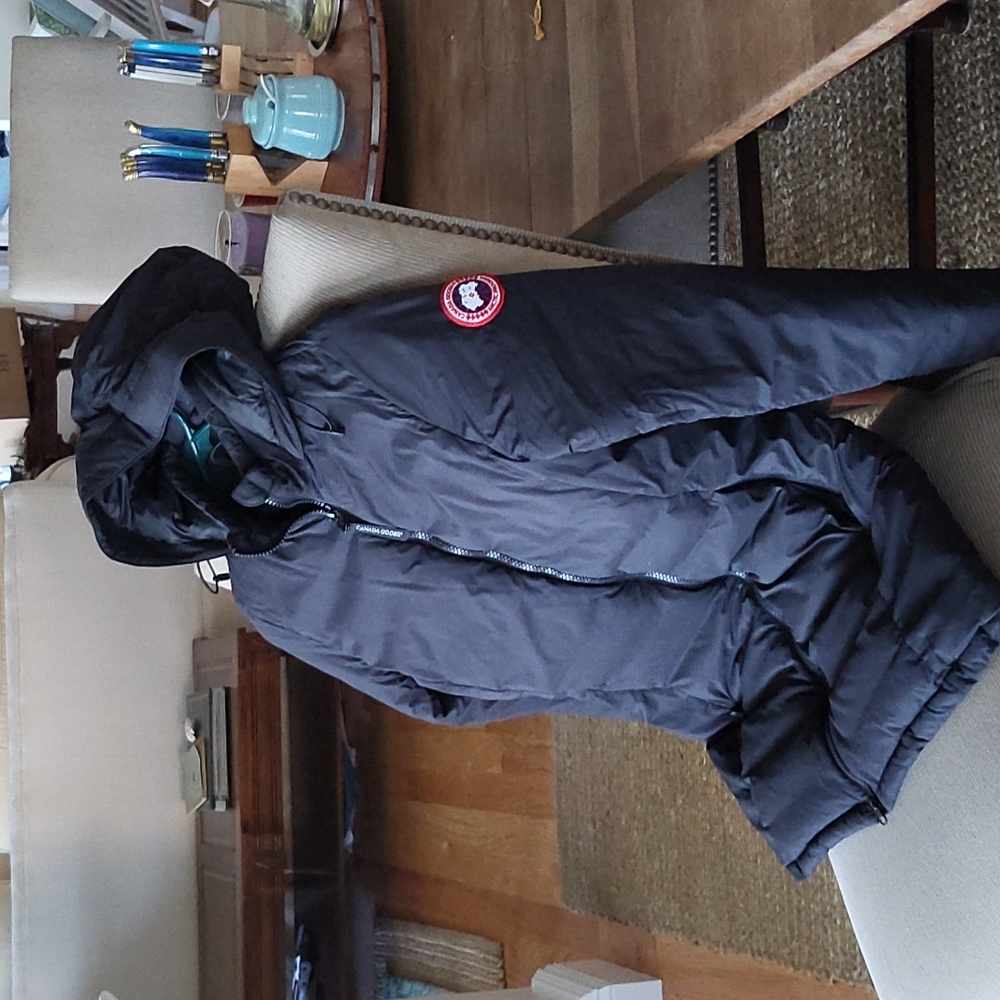 Canada Goose 3/4 length puffer- xs- style 5085L. Color: black
